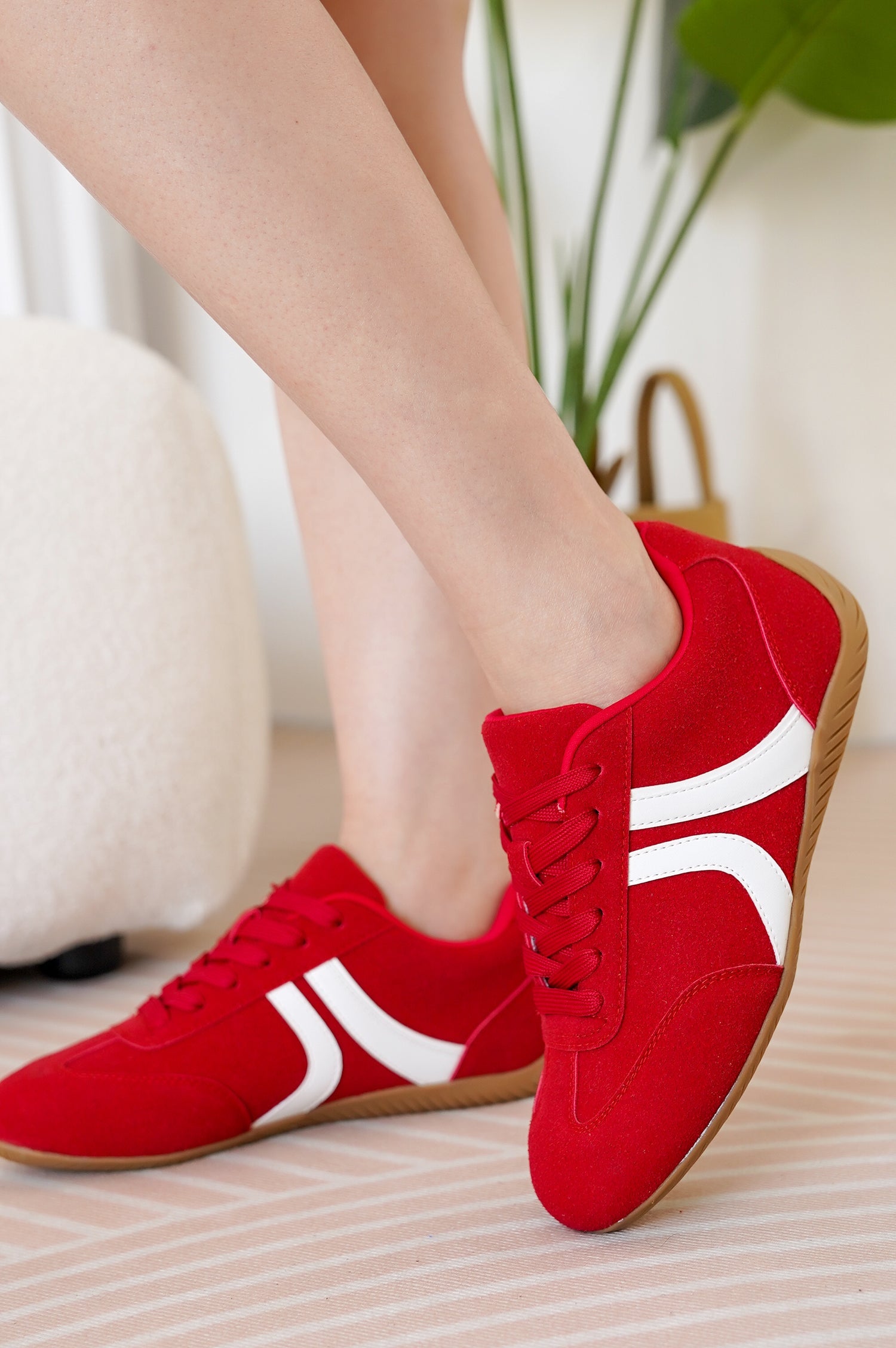 Project Cloud 'Goal' Sneakers for Women in red suede with white stripes, non-slip sole, modern design