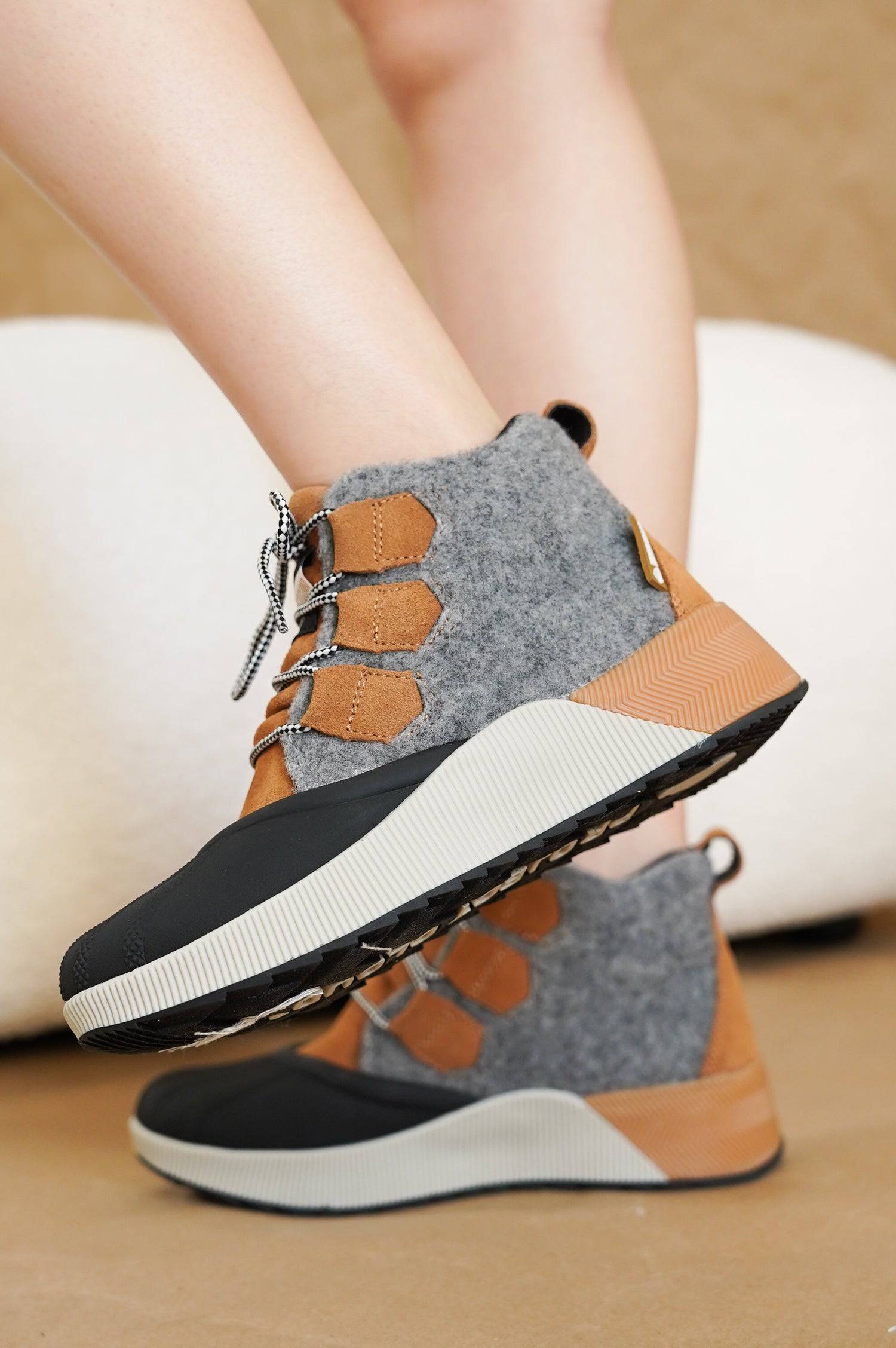 Project Cloud Rhianon Women's Waterproof Snow Boots, gray felt and brown suede, non-slip sole. Winter boots.