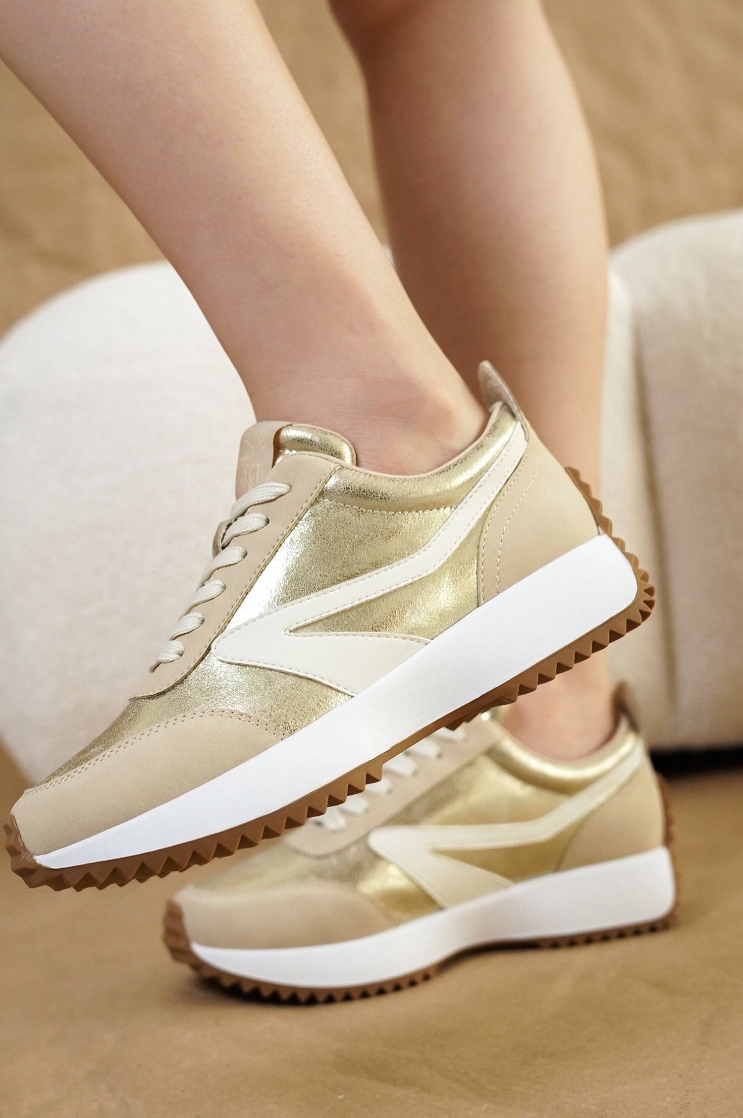Balinda women's sneakers, gold and beige colorway, lace-up closure, memory foam, non-slip sole, fashion sneakers.